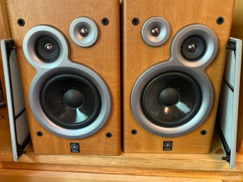 Yamaha NX-GX505 Bookshelf Speakers 8x12x8 Like New