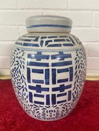 Vintage Blue And White Chinese Ginger Jar With Lid 6.5x10.25 No Chips Lot 2