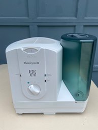 Honeywell Humidifier Model HCM-2051 Appears New