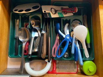 Kitchen Utensil Drawer Lot 1