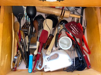 Kitchen Utensil Drawer Lot 3