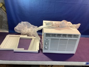 5000 BTU Arctic King Air Conditioner, Never Used Still In The Box,great Shape