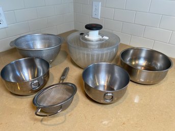 Stainless Steel Mixing Bowls And Strainer Salad Spinner Aluminum Footed Strainer Kitchen Dishes