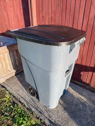 50 Gallon Trash Barrel Rubermaid Commercial Products 24x36x30in Nice Clean Garbage Can Lot 1