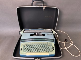 Vintage Smith Corona Coronet Typewriter With Case