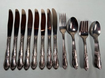 Service For 8 William Rogers Oneida 5 Piece Dinning Flatware Set