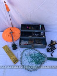 Various Lots Of Fishing Supplies And Tackle, See Pics