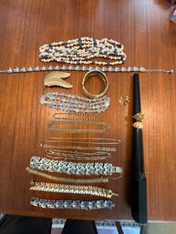 Lot Of Costume Jewelry Freshwater Pearls Trifari Monet (12)