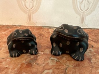 Hand Painted Frog Salt & Pepper Shakers