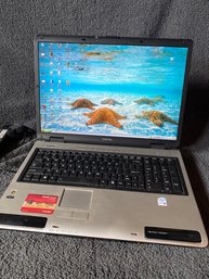 Toshiba Satellite P105-S6024 Laptop Computer 17in Screen Powers On Green Line In Screen Windows XP Working