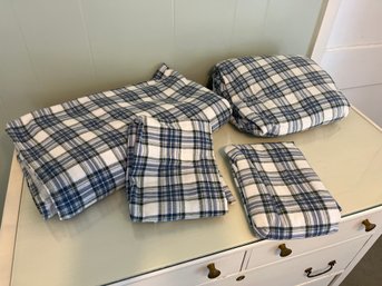 4 Piece Set Tommy Hilfiger Blue And White Plaid  Percent Cotton Flannel Full Size Bedsheet Set