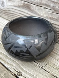 Signed Handmade Collectable Indigenous Pueblo Bowl With Grey Antelope Pattern