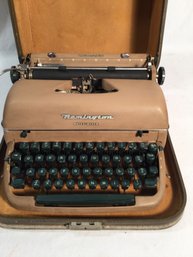 1950s Remington Quiet-riter Manual Typewriter