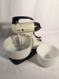 1950s Sunbeam Mixer With Milk Glass Bowl