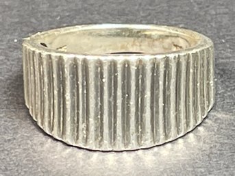 Sterling Silver Modernist Ribbed Band Ring Size 8