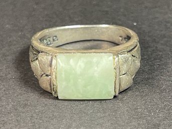 Sterling Silver Ladies Ring Jade Stone Size 7