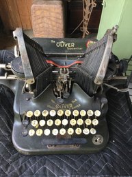 Antique Oliver No 5 Batwing Typewriter