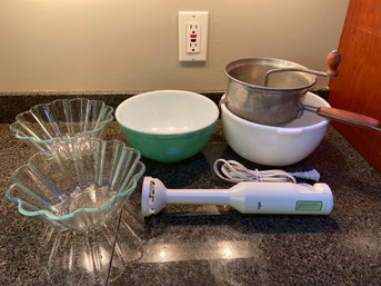 Vintage Green Pyrex Mixing Bowl, Pyrex Glass Bowls, Braun Handblender, Foley Masher, Milk Glass Bowl