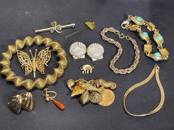 Fine Lot Vintage Gold Tone Bracelets Brooch Earrings