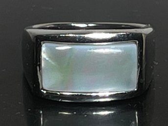 Fine Silver Tone Ladies Ring Size 7.5 Mother Of Pearl Inlay