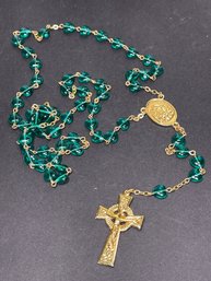 Vintage Gold Tone Green Glass Heart Shaped Rosary Beads