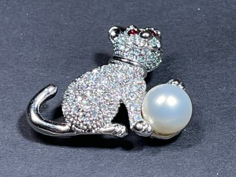 Silver Tone Rhinestone Faux Pearl Cat With Ball Brooch