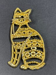 Gold Tone Seated Cat Brooch