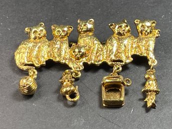 Vintage 1980s Gold Tone Cat Brooch W Hanging Charms