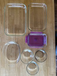 Collection Of 7 Pyrex Bake Dishes,  Varying Sizes, 4 Quart Down To 1 Quart  And One Wegmans With Snap On Lid.