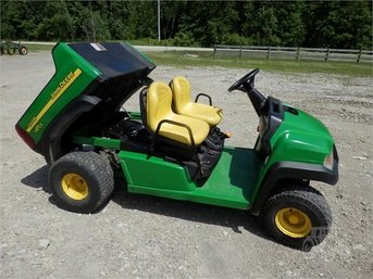 2004 John Deere Gator Compact CS Garden Equipment Vehicle & Snow Plow -  LOW 1465 Use Hours