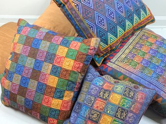 6 Gorgeous Throw Pillows