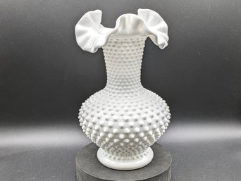 Vintage Beautiful Milk Glass Vase