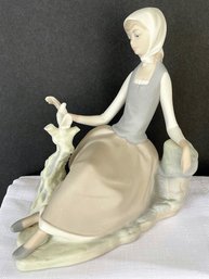 Lladro 'Shepherdess With Dove' #4660 Matte Figurine Spain