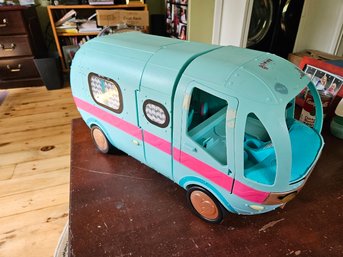 #75 - LOL Surprise Camper OMG 2 In 1 Glamour Camper Playset. MGA Entertainment.