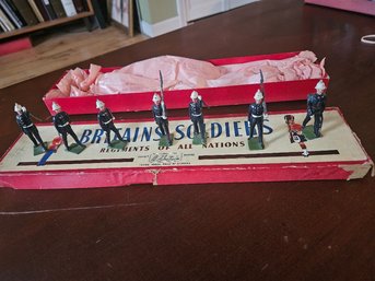 158: Vintage Britain's Set Of 7 Royal Marines No. 35 'Marching At The Slope' Lead Figurines.