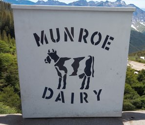 Vintage Munroe Dairy  Providence, RI  Double Sized Galvanized Milk Dairy Box