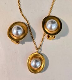 Lovely Museum Of Modern Art Collection Pearls Cupped In Brushed Gold Nests - Necklace And Clip On Earring Set