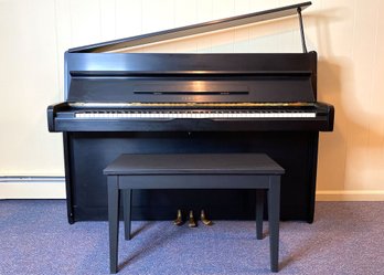 YAMAHA - M1A Upright Piano In Matte Black