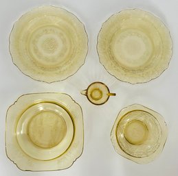 5 Yellow Depression Glass Pieces: 2 Plates 7.5' Rimmed Plate 5' Creamer2' Large Rimmed Bowl 7'