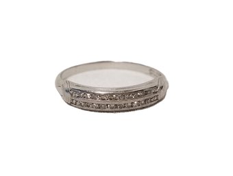 RARE Vintage Ladies Iridium Platinum Ring With Diamond Accents - Size 5.5