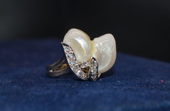 Stunning Baroque 14k White Gold Pearl And Diamond Ring - Size 5.5