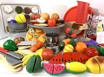 Pretend Play Kitchen Set - Food - Pots - Accessories & Some Melissa & Doug