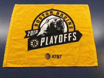 Boston Bruins Hockey Playoffs Fan Towel. Vintage NHL 2018. Measures 14' X 18'.