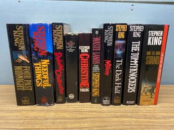 10 Stephen King Books. (9) Hard Cover Books In Dust Jackets And (1) Paperback.