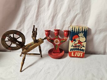 Scandinavian And Swedish Lot Of Vintage Christmas Candle Holder With Candles And Folk Art Spinning Wheel