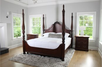 Exceptional Thomasville King Size Four Poster Bed