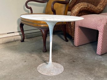 SAVE ME ! - In Need Of FULL Restoration - Vintage Eero Saarinen Small Oval Side Table By Knoll With Marble Top