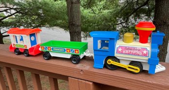 Vtg 80's Fisher Price 'LITTLE PEOPLE EXPRESS TRAIN' #2581 3 Piece TRAIN ONLY