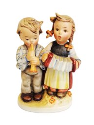 Vintage 1955 'Birthday Serenade' Porcelain Goebel M.I. Hummel Figurine 218-0 West Germany