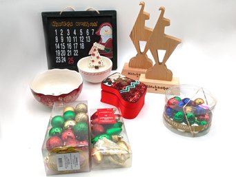 Celebrate Christmas With A Variety Of Decorations